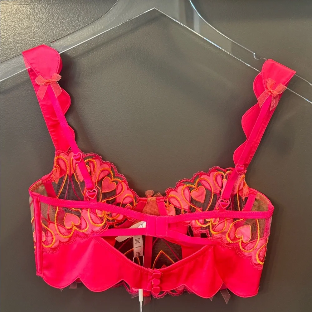 For Love And Lemons | Pink Heart Victoria Lace‎ Bra - Picture 5 of 7
